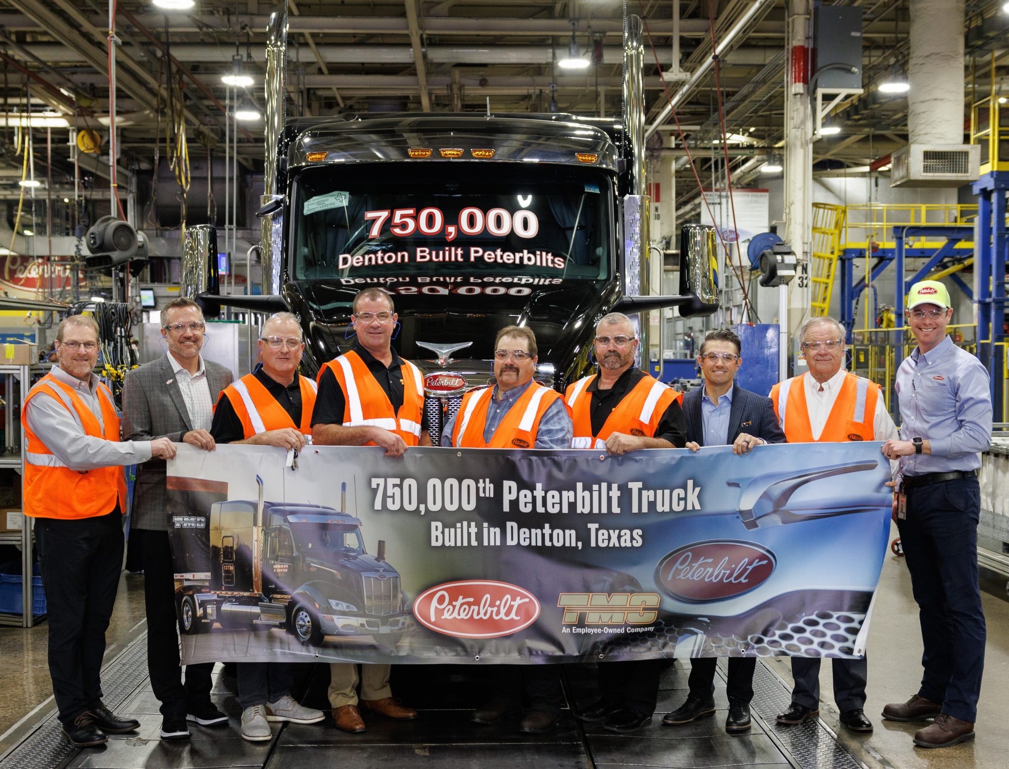 Peterbilt Celebrates the Production of its 750,000th Truck at the ...