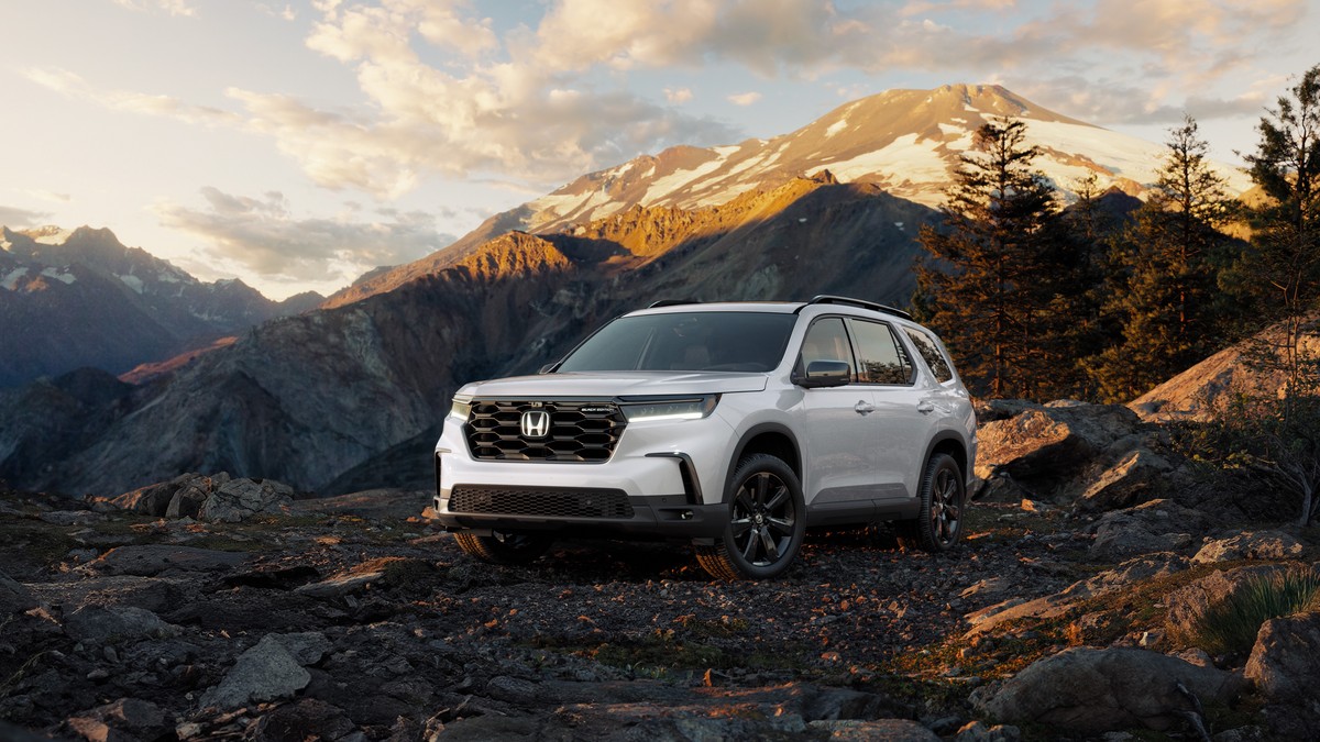 Rugged 2025 Honda Pilot Adds Black Edition with More Aggressive Look and Upscale Cabin
